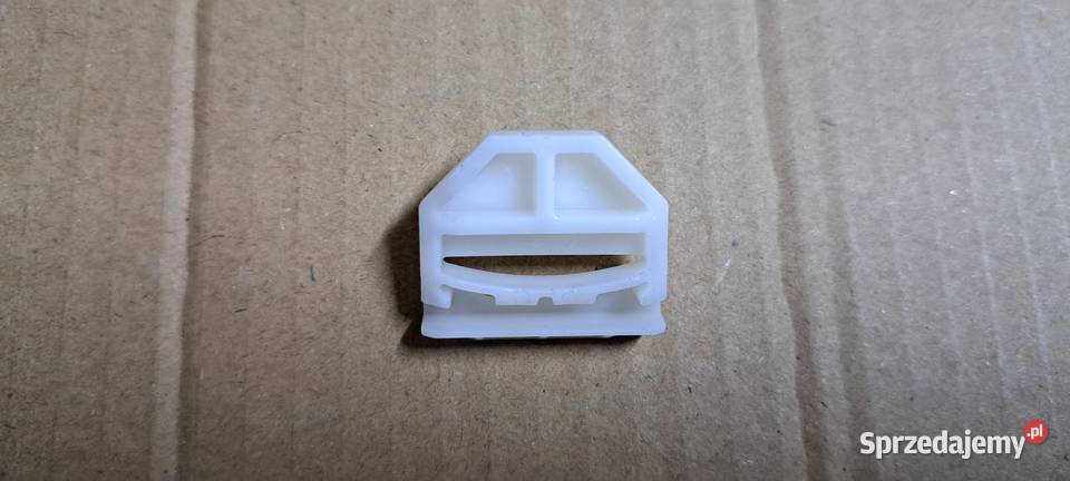 Spinka mocowanie listwy 29948145 Mercedes W201 osobowe Luzino