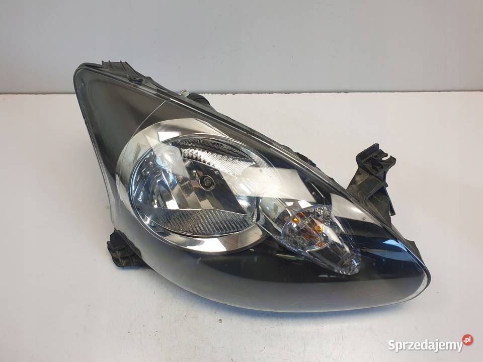 LAMPA PRAWA Toyota Aygo PRZEDNIA prawy przód Rudka sprzedam