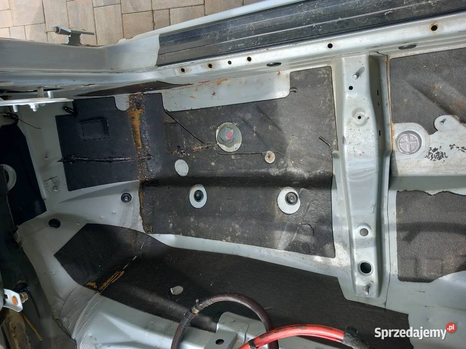 BMW e36 Sedan podłoga progi Pozostałe Brzozów