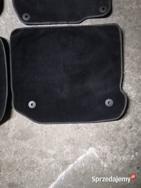 Dywaniki welurowe VW golf 4 Schwarz oryginalne Rok produkcji 2001 Masłów Drugi