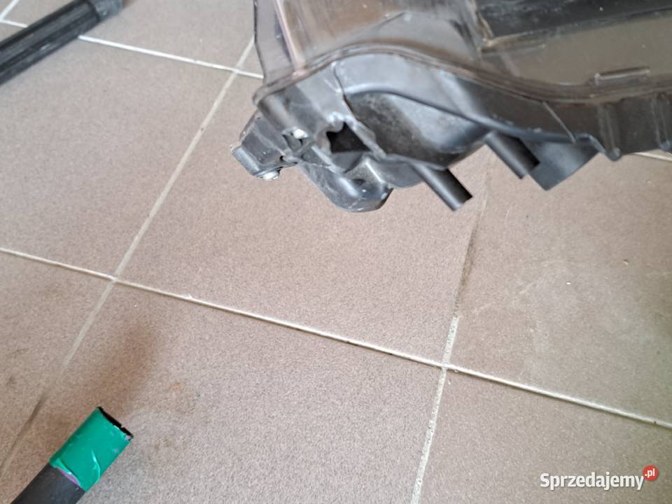 sprzedam lampe toyota chr lampy przednie Oświetlenie