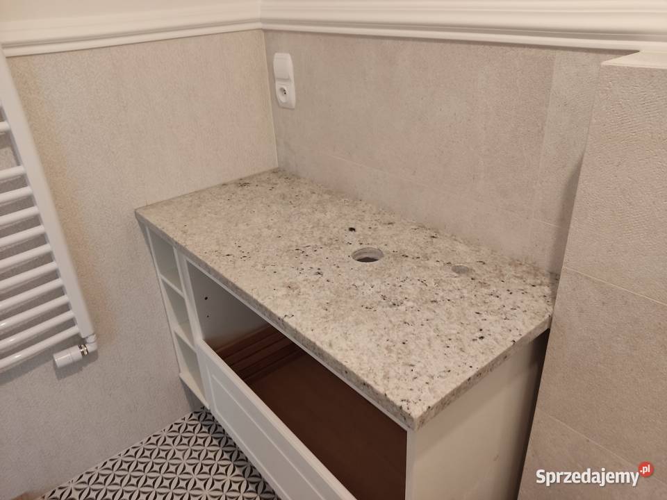 Colonial white gr 3 Legionowo