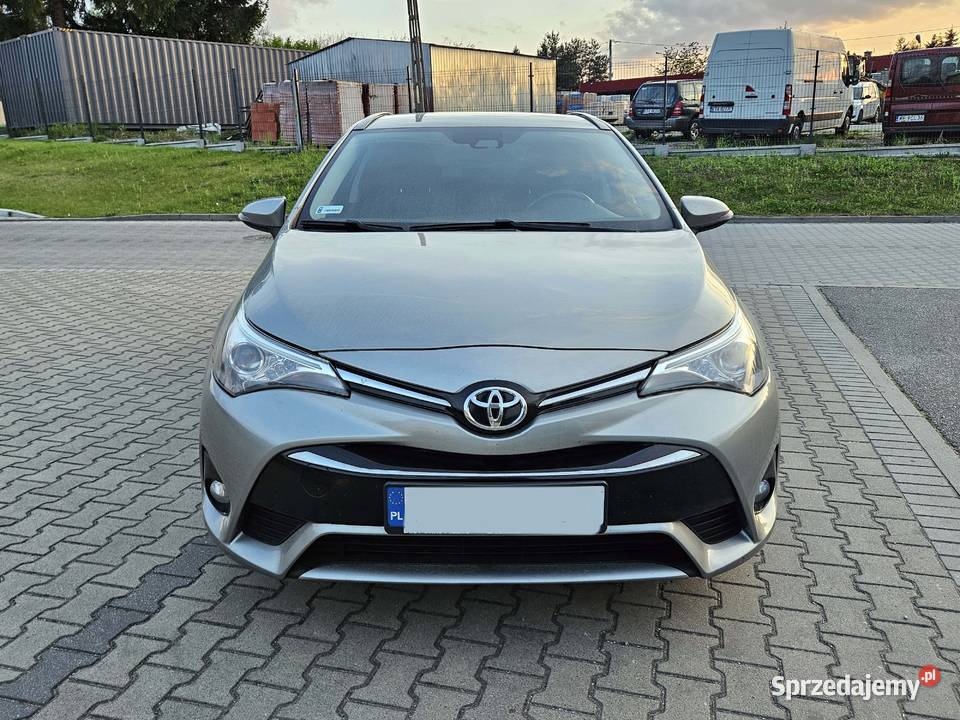 Toyota Avensis 18 Valvematic 147 VAT 23 sprzedam