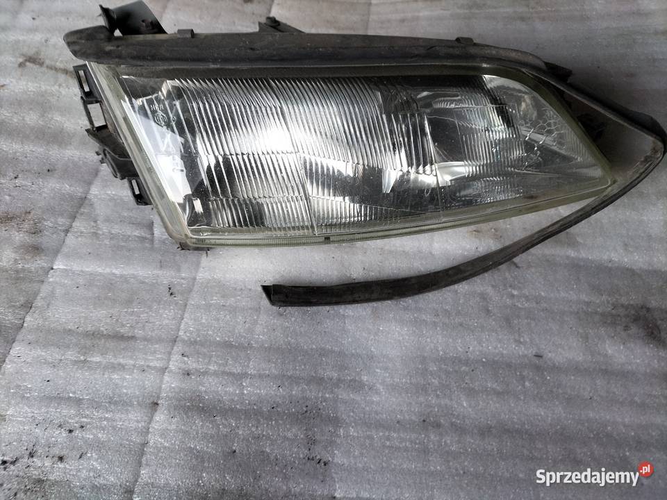 VECTRA A LAMPA PRZÓD PRAWA Kamień-Kolonia sprzedam