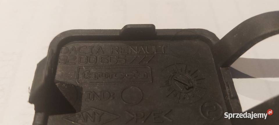 Zaślepka haka zderzaka DACIA LOGAN 8200605777 Karoseria sprzedam
