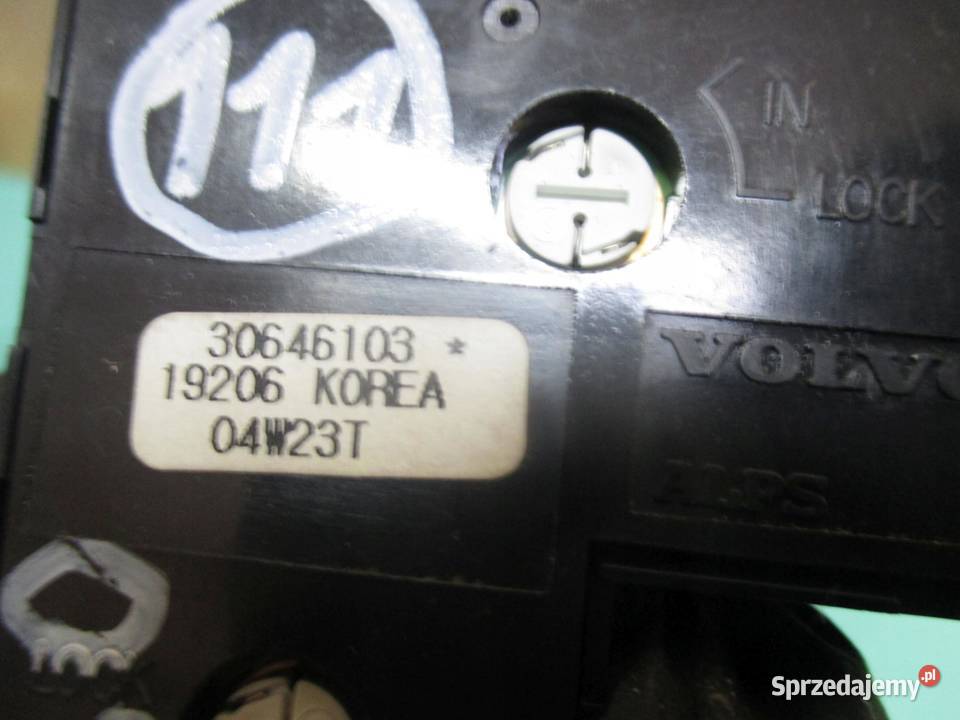 VOLVO XC90 04r przełącznik panel radio 30646103 osobowe