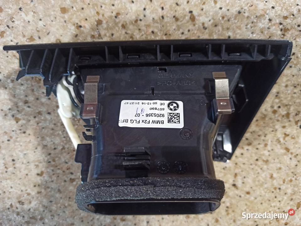 BMW F20 F21 Kratka wlot powietrza prawa 9205356 sprzedam