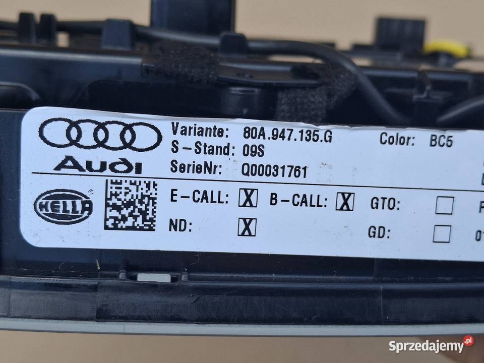 AUDI Q5 80A LAMPKA PANEL PODSUFITKI OŚWIETLENIE