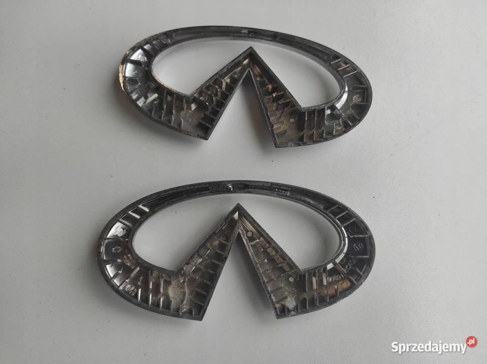 EMBLEMAT LOGO NA GRILL INFINITI QX70 0917 Nowy Tomyśl