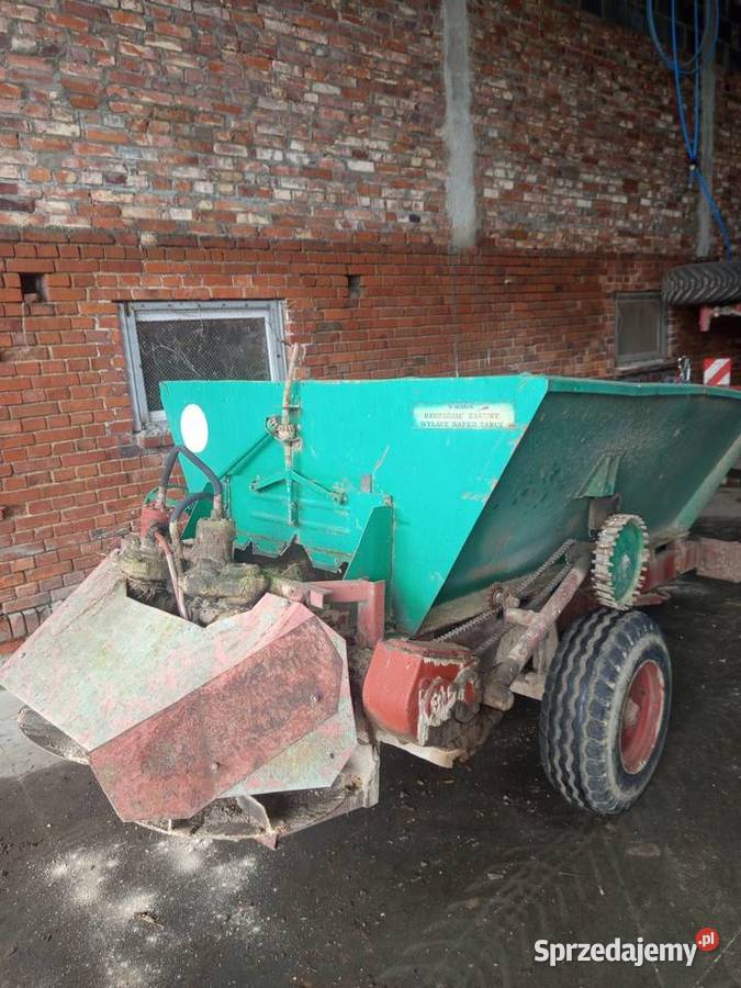 Rozsiewacz wapna rcw 3 na łańcuchach wielkopolskie Jutrosin