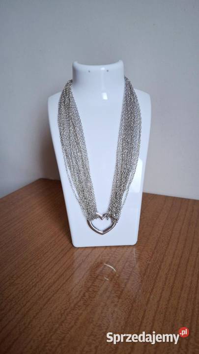 Stylowy wielorzędowy naszyjnik w kształcie serca