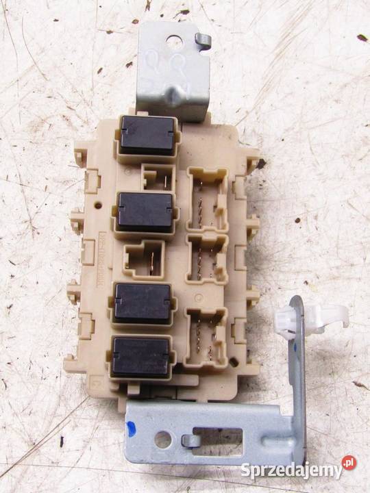 SKRZYNKA BEZPIECZNIKÓW 12 DIGT NISSAN QASHQAI