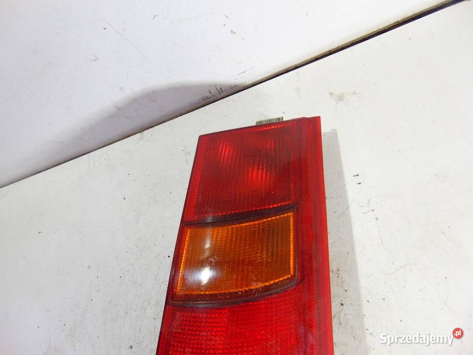 LAMPA PRAWA TYLNA TYŁ RENAULT SUPER 5 Lampy tylne sprzedam