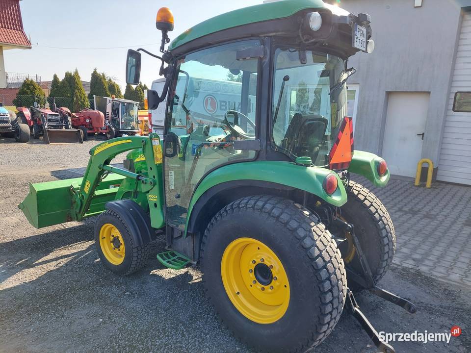 Ciągnik ogrodniczy komunalny John Deere 3720 z wielkopolskie Łubowo
