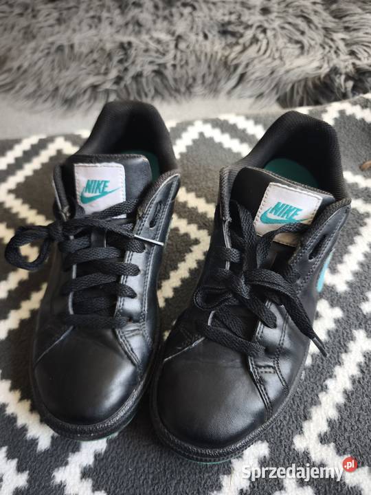 Buty sportowe sneakersy Nike czarne wiązane sprzedam
