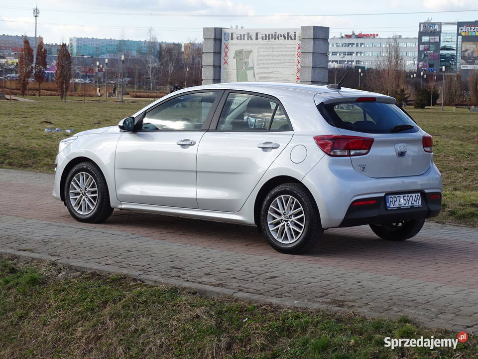 Salon LED Kamera Apple car Android Navi 46 700 wielofunkcyjna kierownica podkarpackie