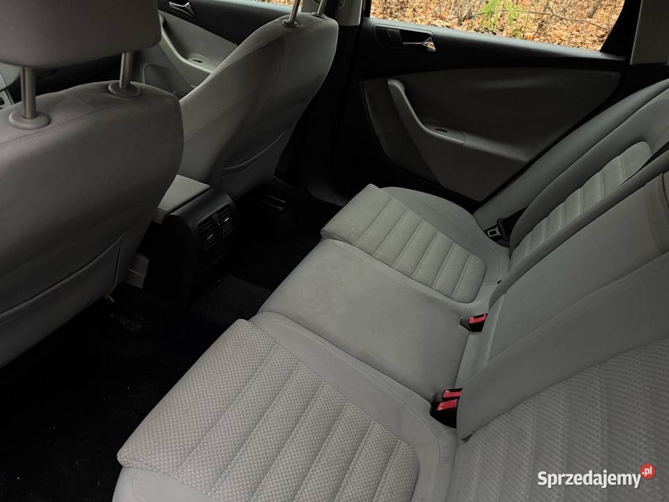 Passat b6 20tdi 140 czarny ładny stan Kombi