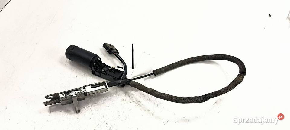 DOCIĄG KLAPY AUDI A8 D3 4E08273830 Lipno