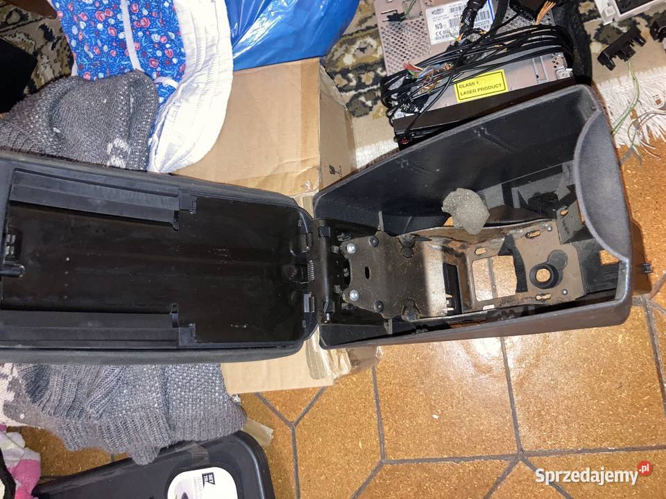 Podłokietnik skóra citroen c4 ze zmieniarką bez Ulhówek sprzedam