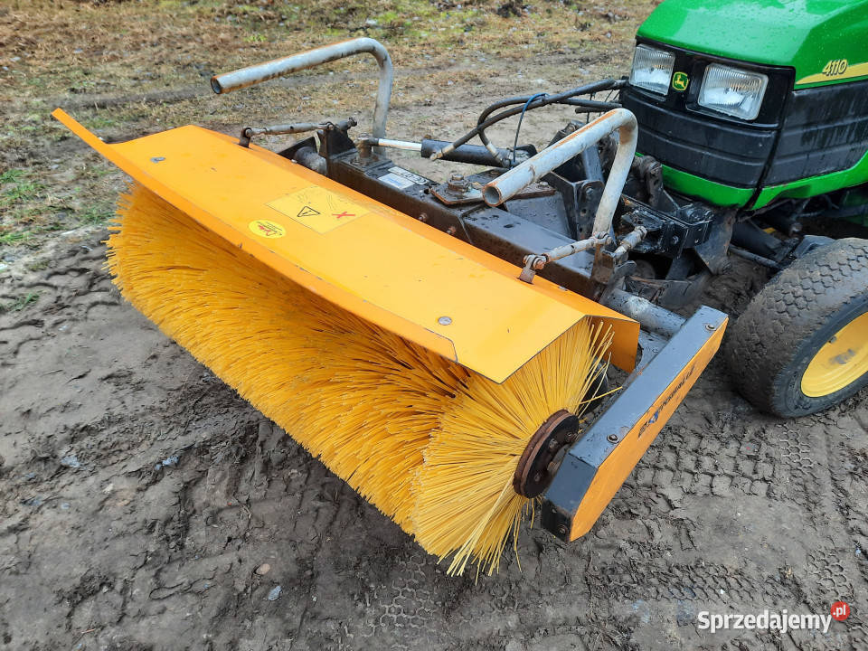 Mini ciągnik JOHN DEERE 4110 4x4 szczotka Napęd 4x4