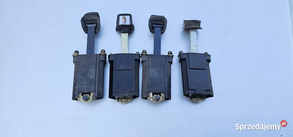 Ogranicznik drzwi mercedes w210 w202 Rok produkcji 1999 wielkopolskie Zbąszyń