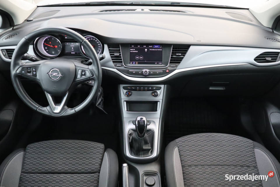 Opel Astra 15 CDTI manualna Zabrze