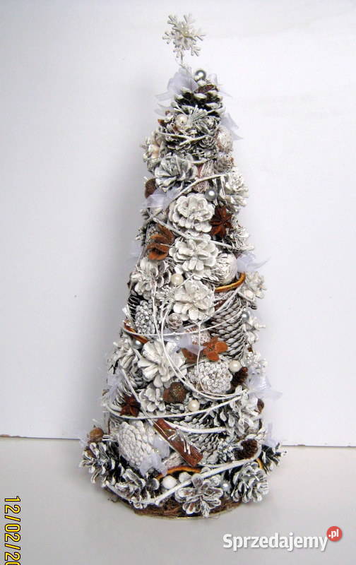 Choinka z szyszek z ozdobami i oświetleniem wys Kraków