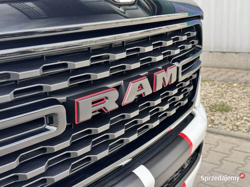RAM 1500 57 V8 HEMI eTorque Bezwypadkowy 717 klimatyzacja Węgrzce