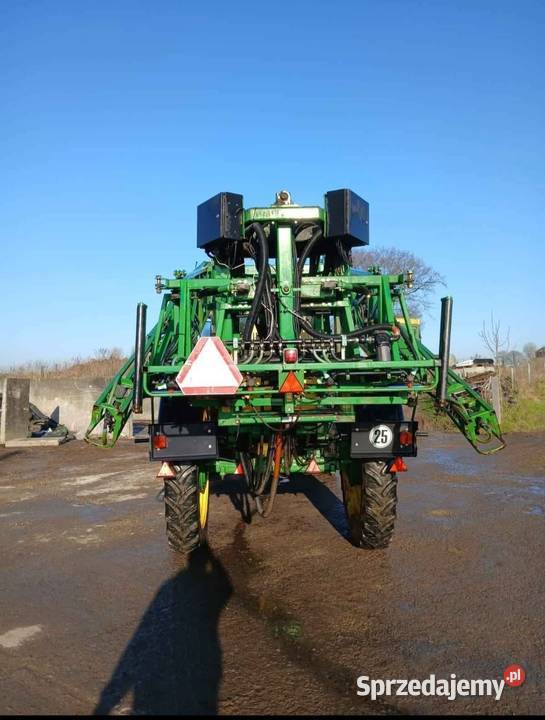 Opryskiwacz John Deere 824 nieuszkodzony Łagiewniki