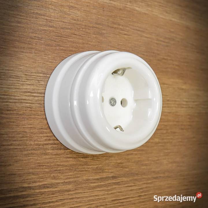 Gniazdka elektryczne natynkowe CERAMICZNE Chmielnik