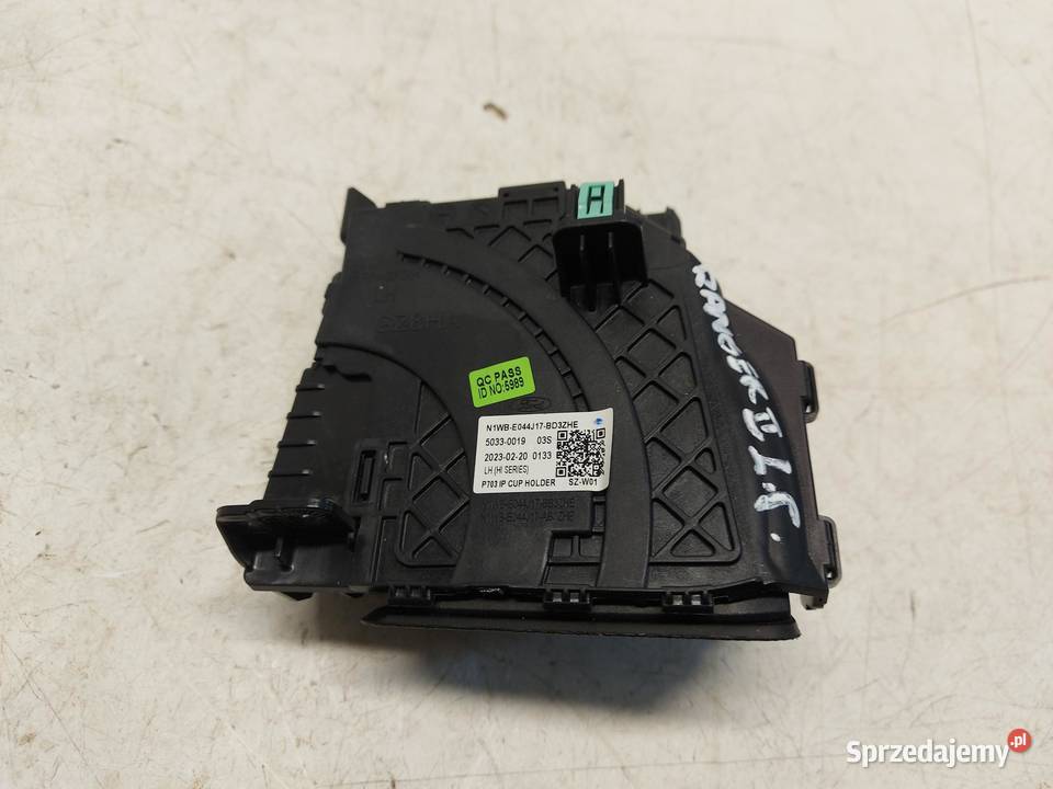 Ford Ranger VI 6 2024r UCHWYT NA KUBKI NAPOJE Uchwyty fabryczne