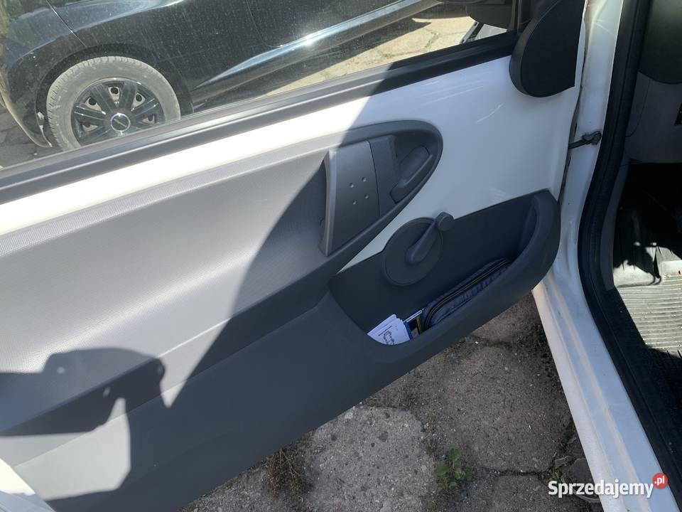 Peugeot 107 2010 Rok produkcji 2010 Łódź