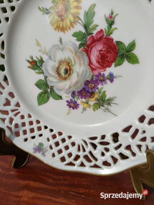 Dekoracyjny ażurowy talerz porcelanowy z Wrocław