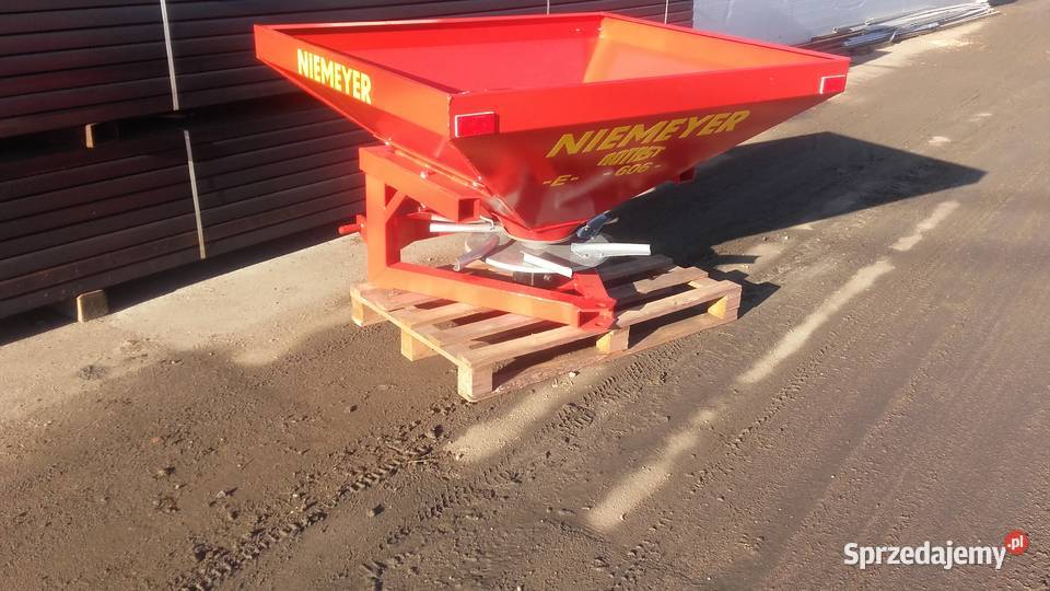 Rozsiewacz do nawozu wapna Jarocin sprzedam