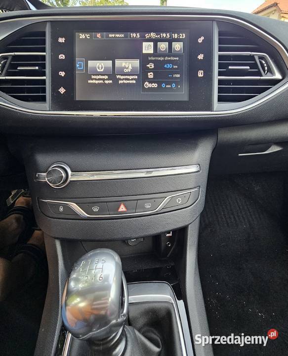Peugeot 308 salon ASO 74 przebieg benzyna 12