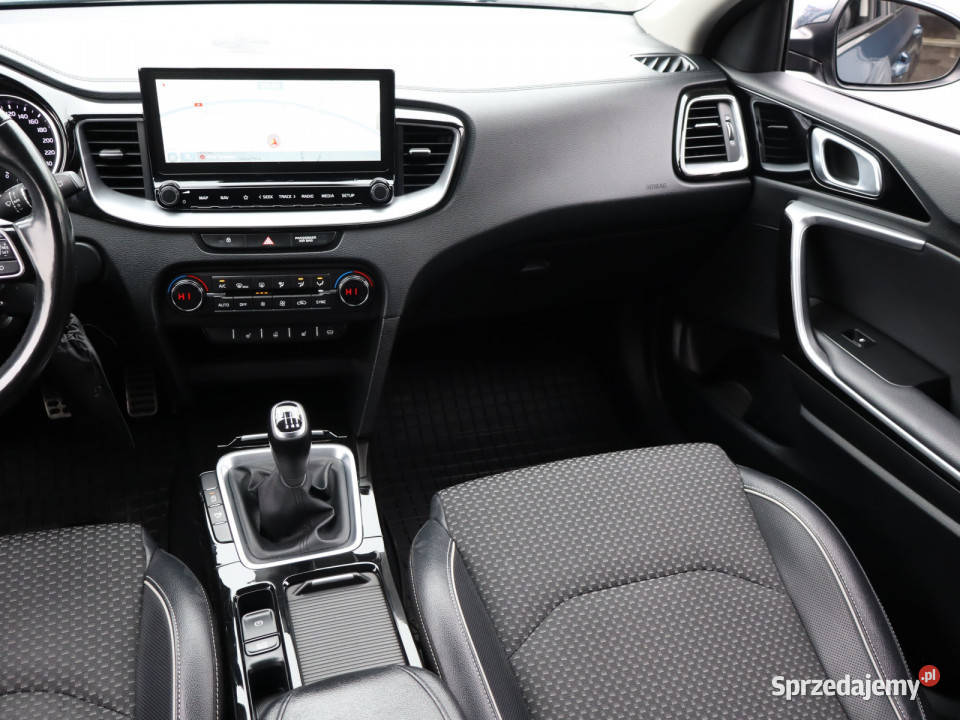 Kia Ceed 14 TGDI wielofunkcyjna kierownica Bielany Wrocławskie