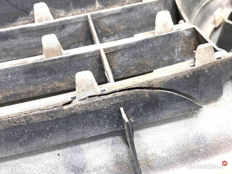 ATRAPA GRILL VW BORA I 9813 1J5853651F Hatchback sprzedam