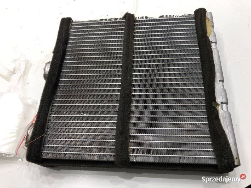 NAGRZEWNICA RENAULT LAGUNA III Kombi 0715 osobowe