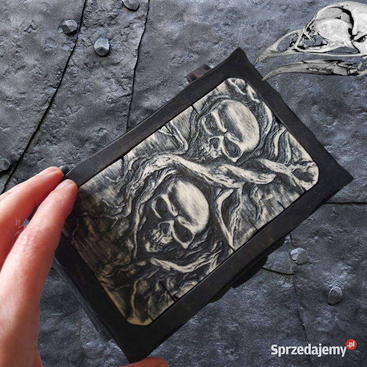 Gotycka Szkatułka z Czaszkami małopolskie Tworkowa