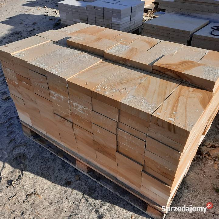 Płytki elewacyjne 30x15 z Piaskowca Naturalnego Szydłowiec