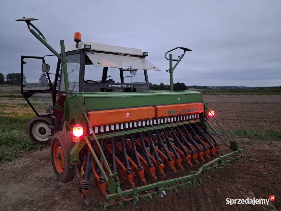 Sprzedam siewnik D8 3 m SUPER sprzedam