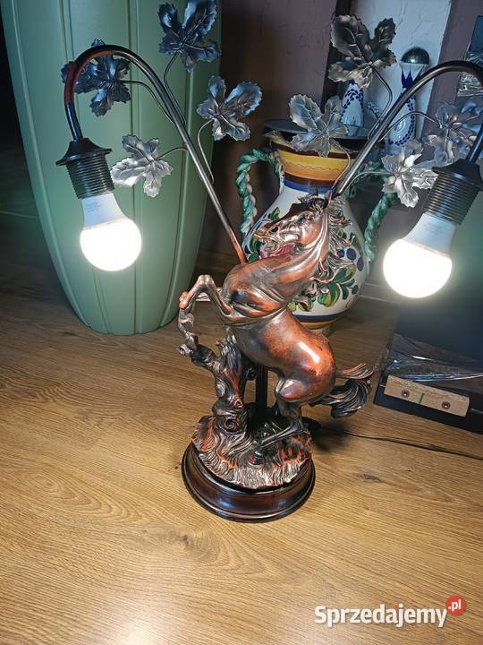 Lampa stołowa z figurą konia sprzedam