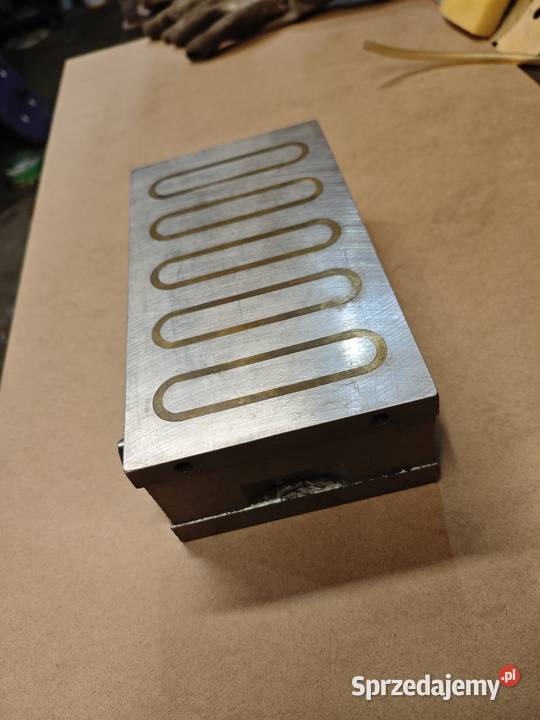 Stolik magnetyczny bez zasilania