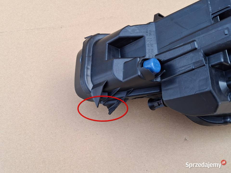 SKODA OCTAVIA IV 4 HALOGEN PRAWY LED LAMPA Bieleń