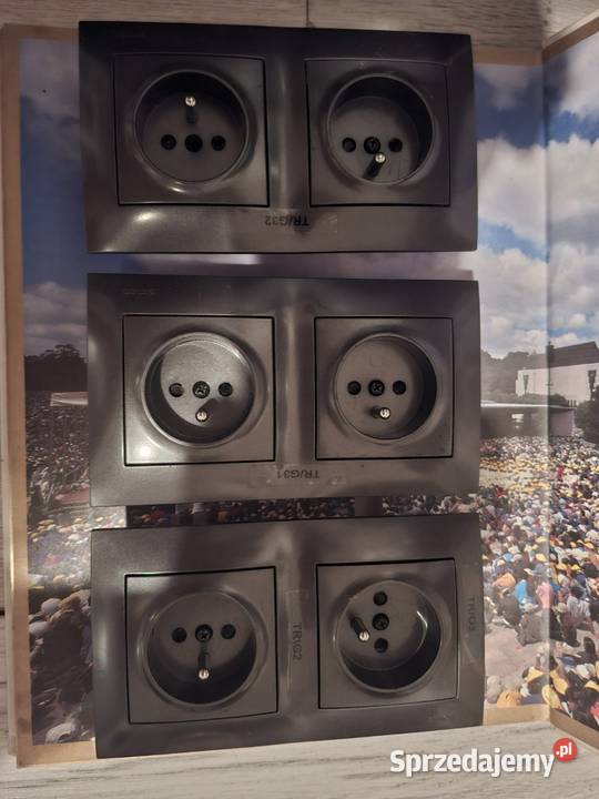 Gniazda Elektryczne Podwójne Simon 5 Gdańsk sprzedam