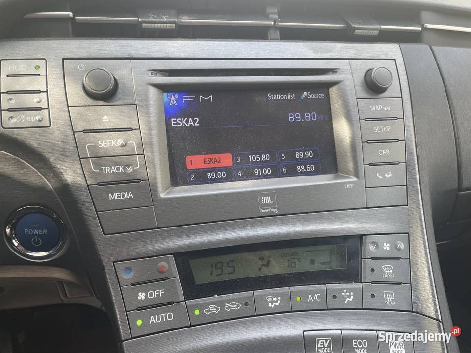 Toyota Prius 18 hybryda bezwypadkowy biały Prius Warszawa
