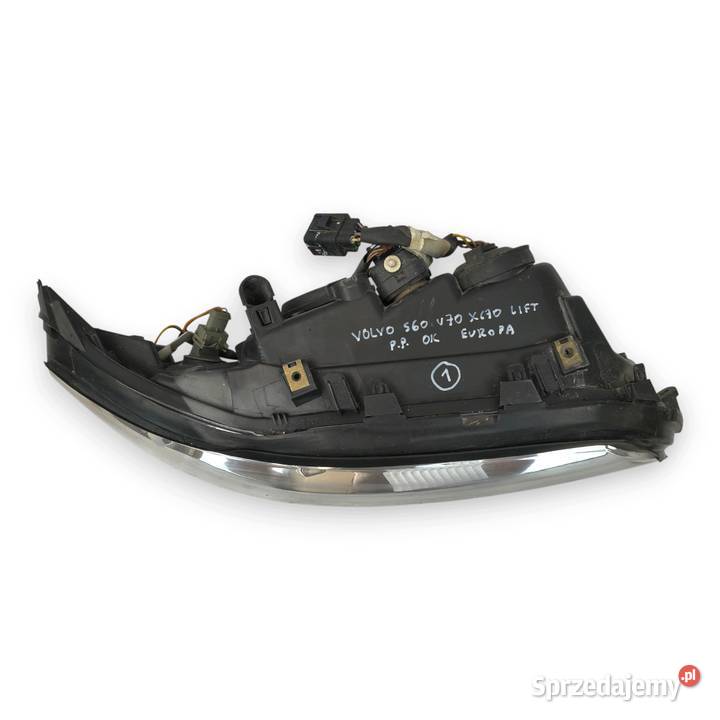 LAMPA PRAWA Volvo S60 I V70 II XC70 LIFT prawy Lampy przednie Chełm sprzedam