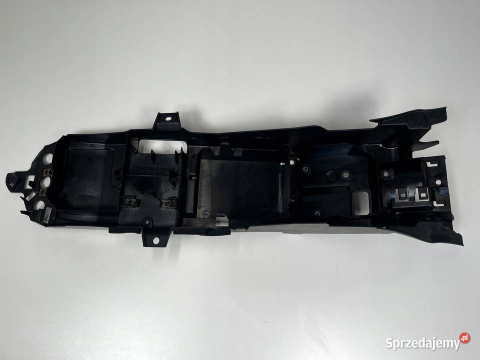 YAMAHA MT09 14 Wypełnienie tył schowek