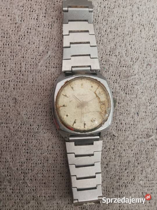 nakrecany zegarek raketa vintage z datownikiem Legnica