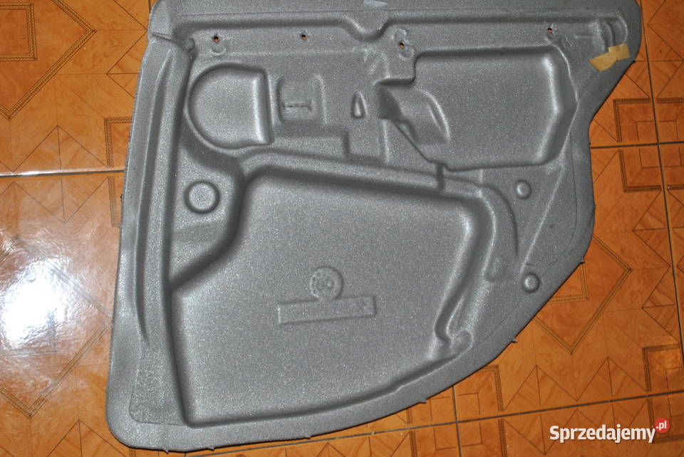 Wygłuszenie drzwi prawy tył BMW E60 E61 izolacja Poręba sprzedam
